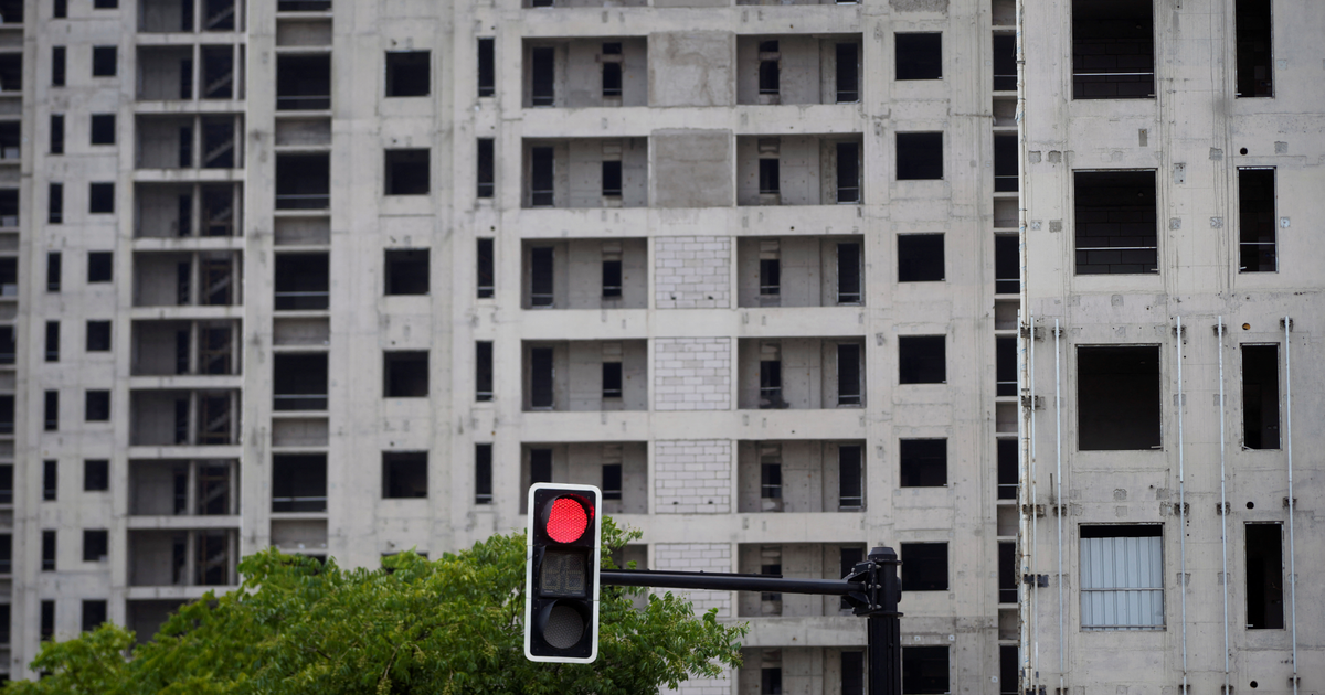 Chinese official asks cadres to splurge on homes, aid sector — Quartz #chicomnews