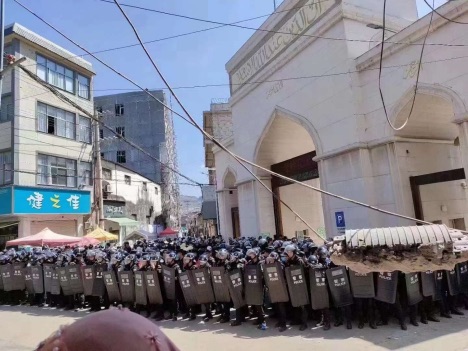 Chinese Muslims and police clash over partial demolition of historic mosque – The China Project #chicomnews