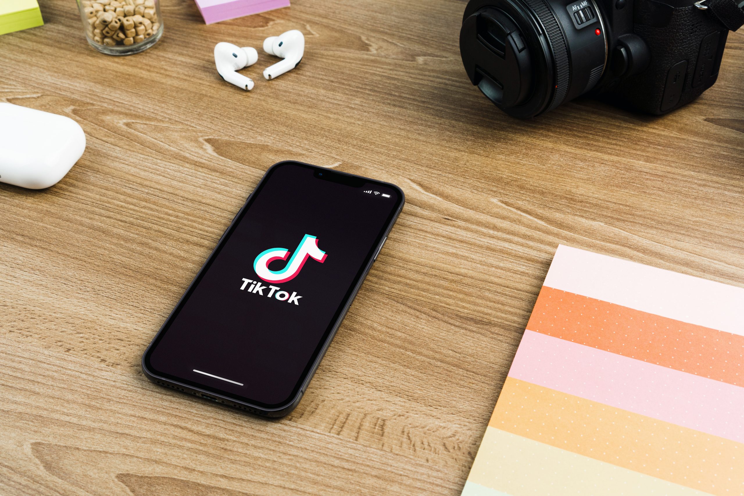 TikTok faces large-scale content removal after major falling out with Universal Music Group · TechNode #chicomnews