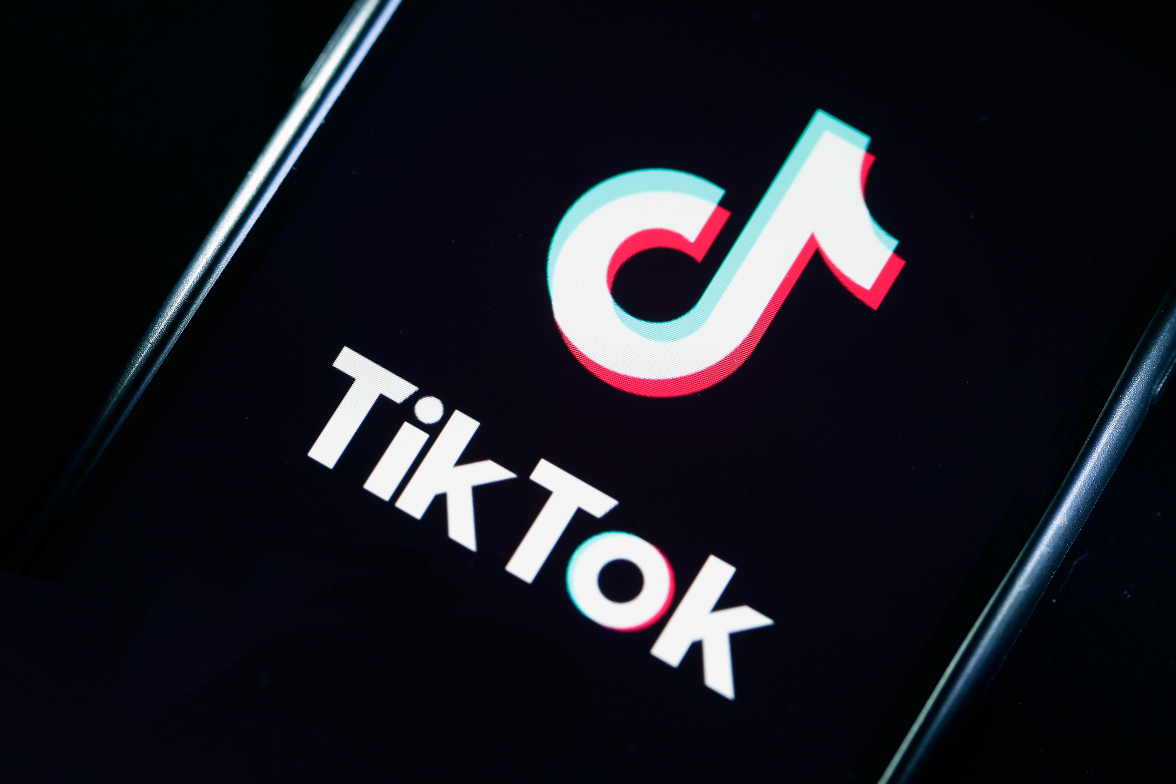 US passes bill that could lead to TikTok ban, leaving the app with an uncertain fate · TechNode #chicomnews