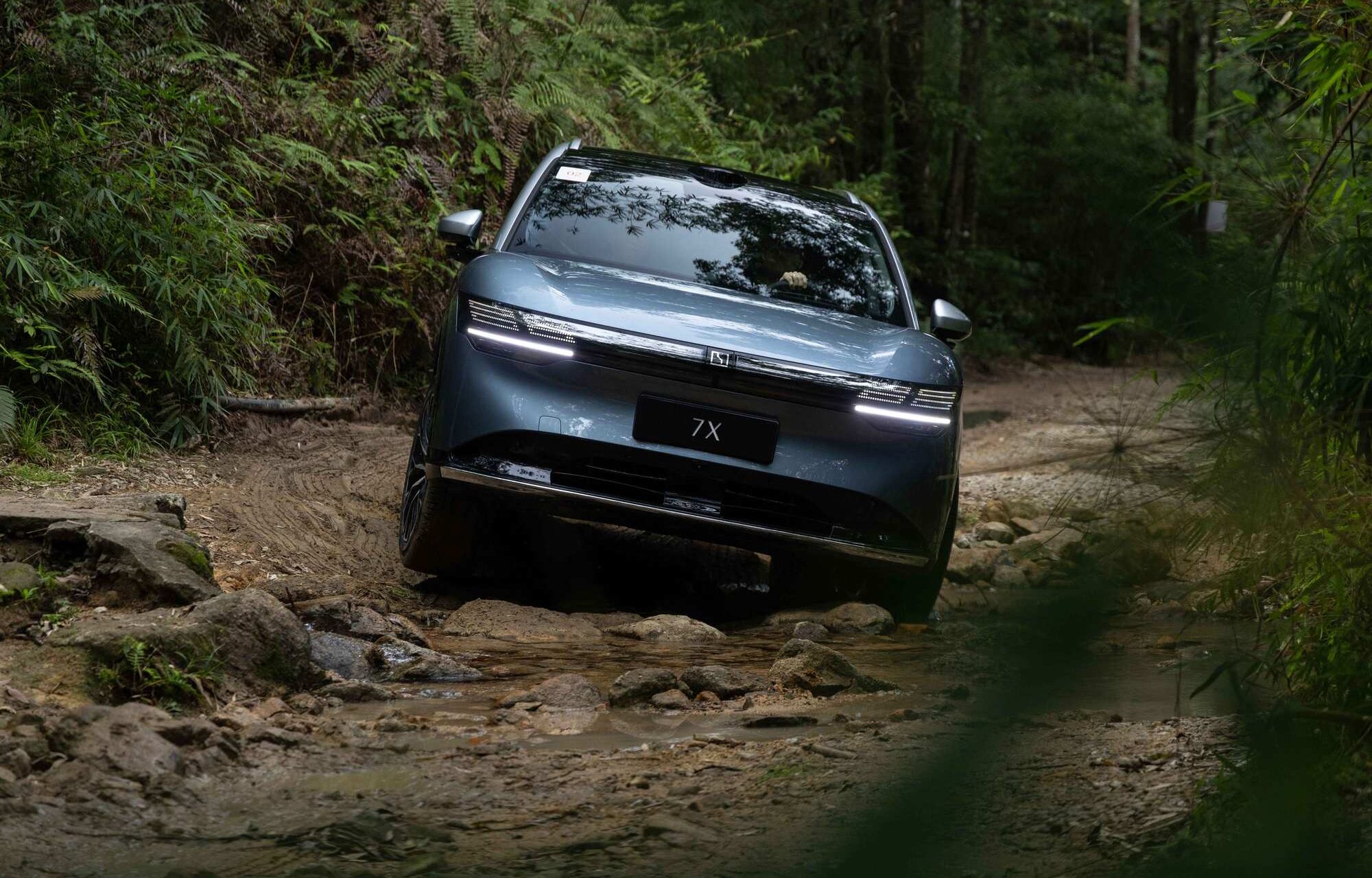 Zeekr’s Tesla rival features off-road abilities, ADAS, lower price · TechNode #chicomnews