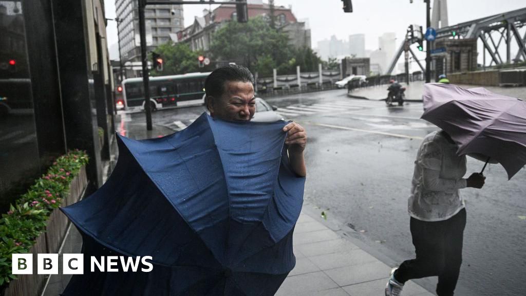 Shanghai hit by strongest typhoon in 75 years #chicomnews